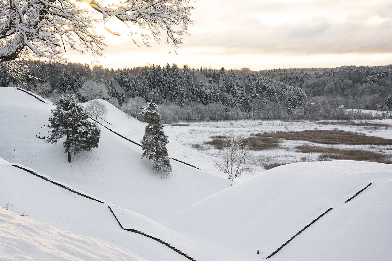 Kernavės piliakalniai